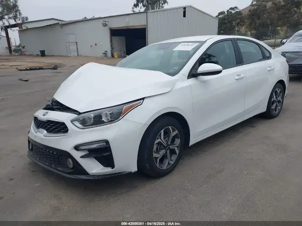 3KPF24AD4ME286235 2021 KIA FORTE - Image 2