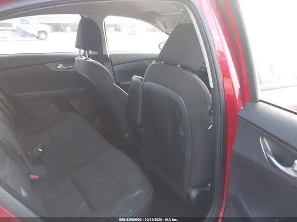 3KPF24AD4ME287949 2021 KIA FORTE - Image 8