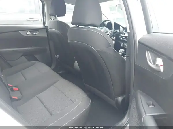 3KPF24AD4ME288812 2021 KIA FORTE - Image 8