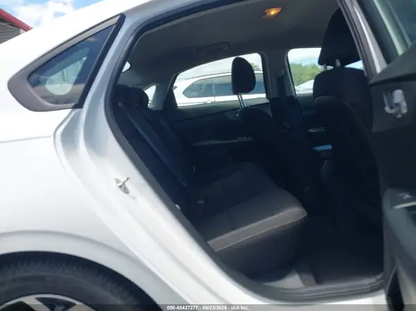3KPF24AD4ME289183 2021 KIA FORTE - Image 8