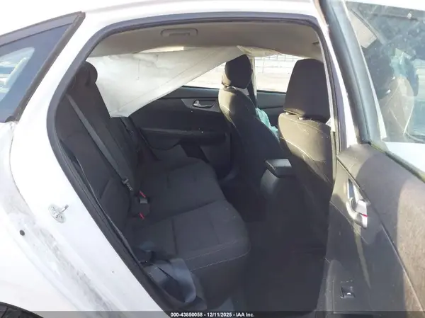 3KPF24AD4ME292634 2021 KIA FORTE - Image 8