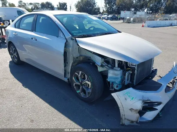 3KPF24AD4ME296196 2021 KIA FORTE - Image 1