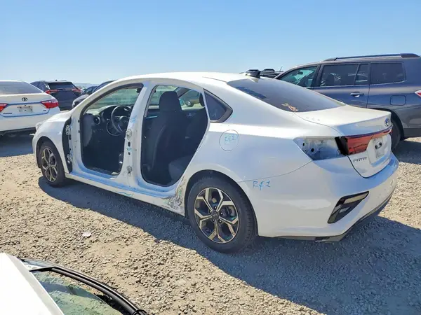 3KPF24AD4ME299213 2021 KIA FORTE - Image 2