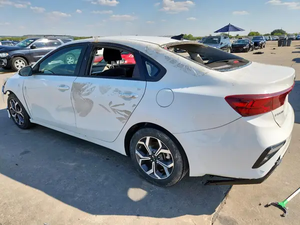 3KPF24AD4ME302272 2021 KIA FORTE - Image 2