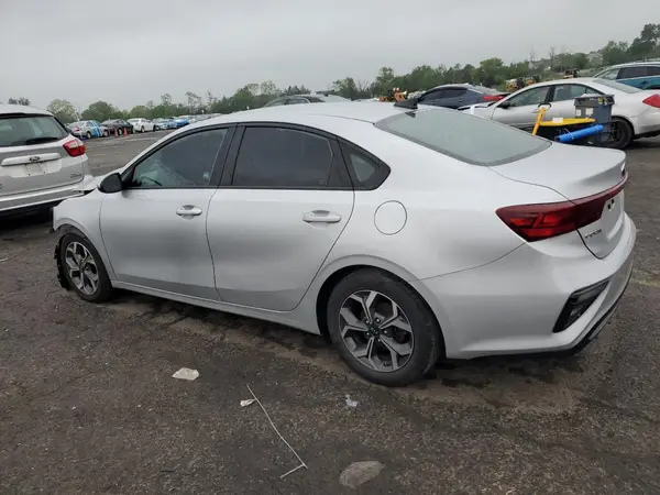 3KPF24AD4ME302627 2021 KIA FORTE - Image 2