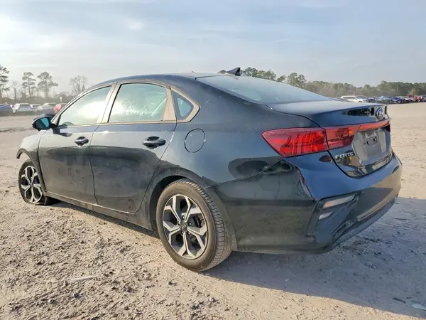 3KPF24AD4ME305687 2021 KIA FORTE - Image 2
