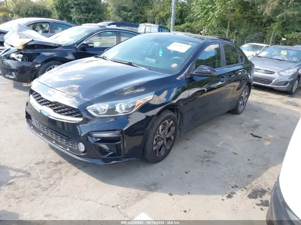 3KPF24AD4ME308637 2021 KIA FORTE - Image 2