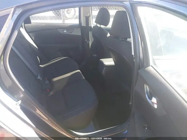 3KPF24AD4ME309318 2021 KIA FORTE - Image 8