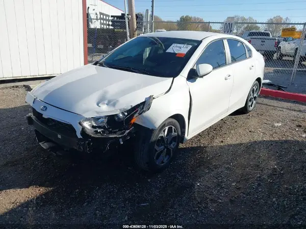 3KPF24AD4ME313921 2021 KIA FORTE - Image 2