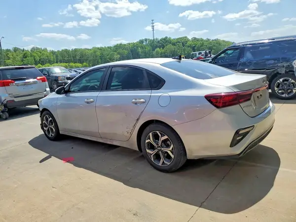 3KPF24AD4ME318116 2021 KIA FORTE - Image 2