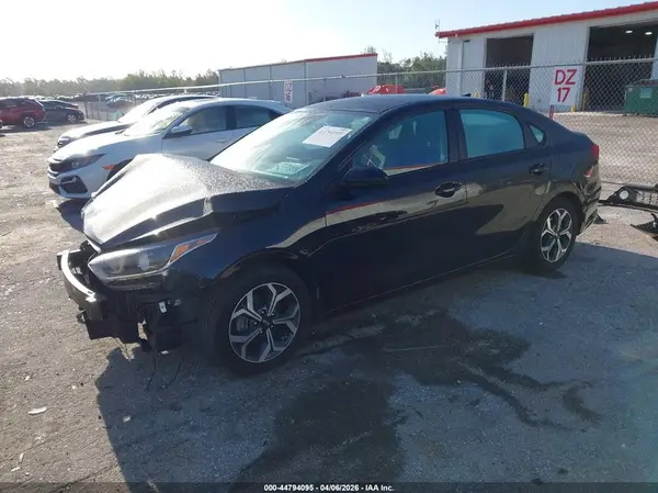 3KPF24AD4ME325244 2021 KIA FORTE - Image 2