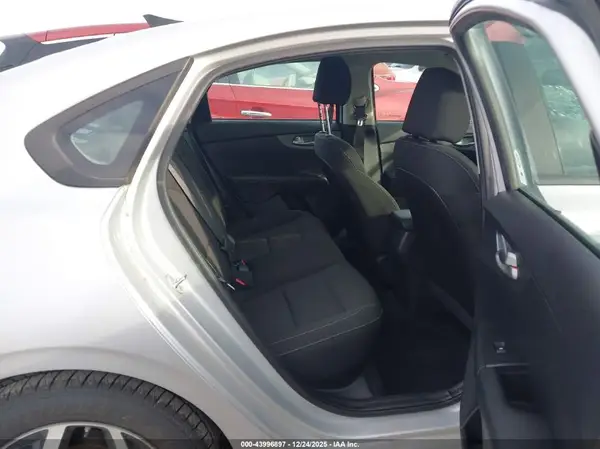3KPF24AD4ME326166 2021 KIA FORTE - Image 8
