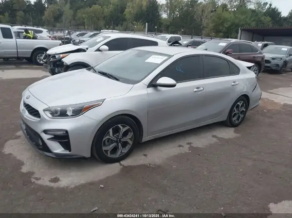 3KPF24AD4ME327284 2021 KIA FORTE - Image 2