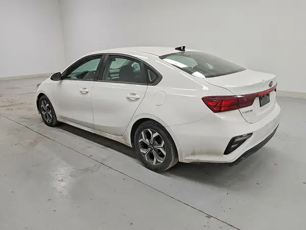 3KPF24AD4ME333747 2021 KIA FORTE - Image 2