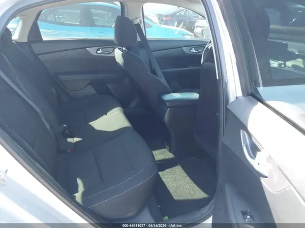 3KPF24AD4ME338821 2021 KIA FORTE - Image 8