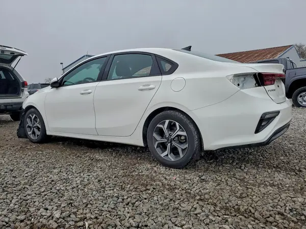 3KPF24AD4ME339614 2021 KIA FORTE - Image 2