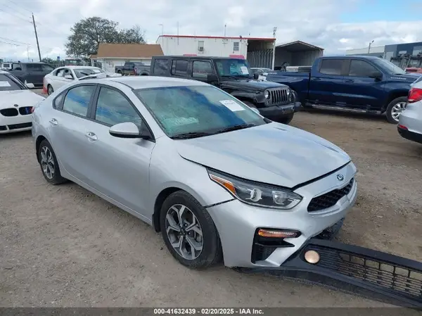 3KPF24AD4ME339984 2021 KIA FORTE - Image 1