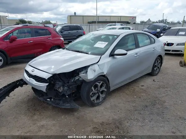 3KPF24AD4ME339984 2021 KIA FORTE - Image 2