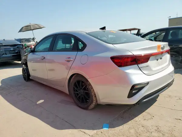 3KPF24AD4ME349527 2021 KIA FORTE - Image 2