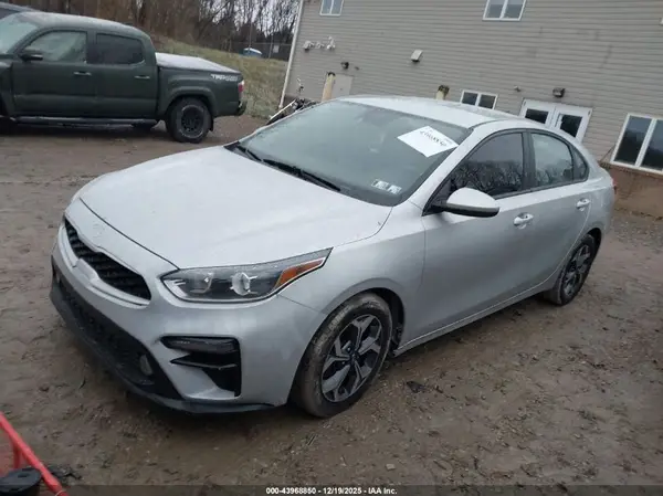 3KPF24AD4ME352976 2021 KIA FORTE - Image 2