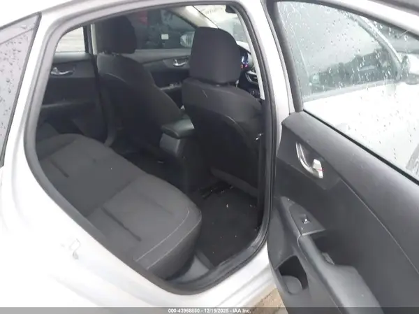 3KPF24AD4ME352976 2021 KIA FORTE - Image 8