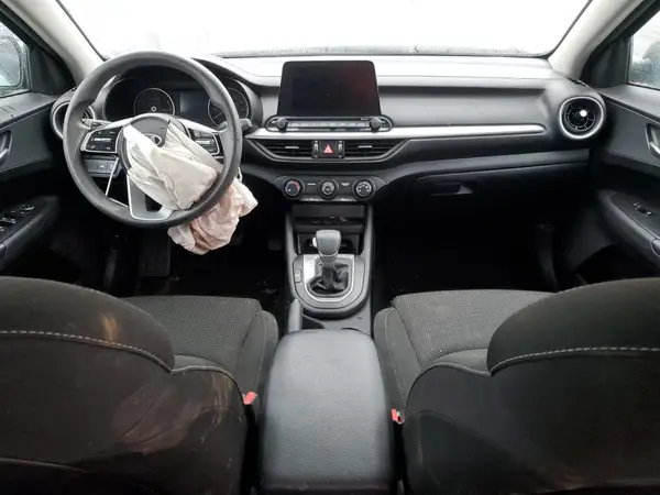 3KPF24AD4ME353285 2021 KIA FORTE - Image 8