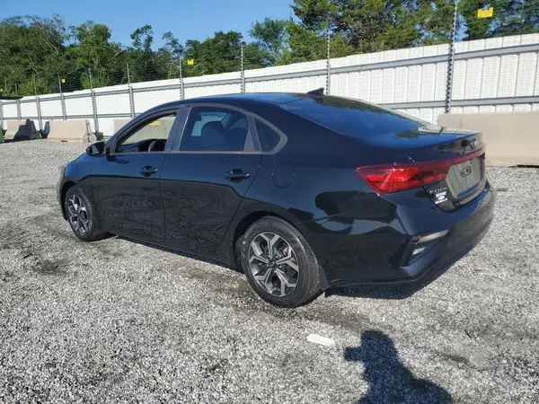 3KPF24AD4ME359815 2021 KIA FORTE - Image 2