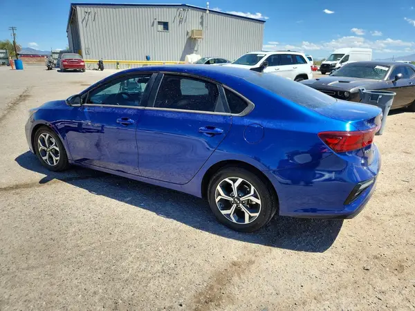 3KPF24AD4ME360981 2021 KIA FORTE - Image 2