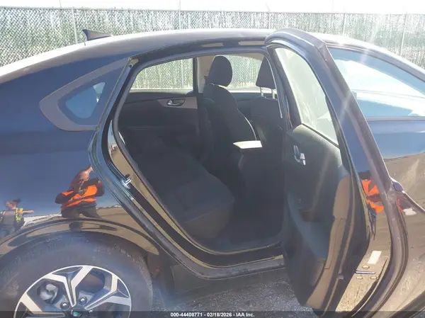 3KPF24AD4ME363086 2021 KIA FORTE - Image 8