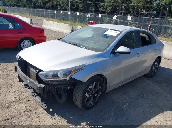 3KPF24AD4ME363332 2021 KIA FORTE - Image 2