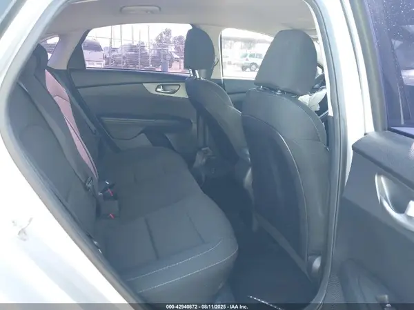 3KPF24AD4ME363766 2021 KIA FORTE - Image 8