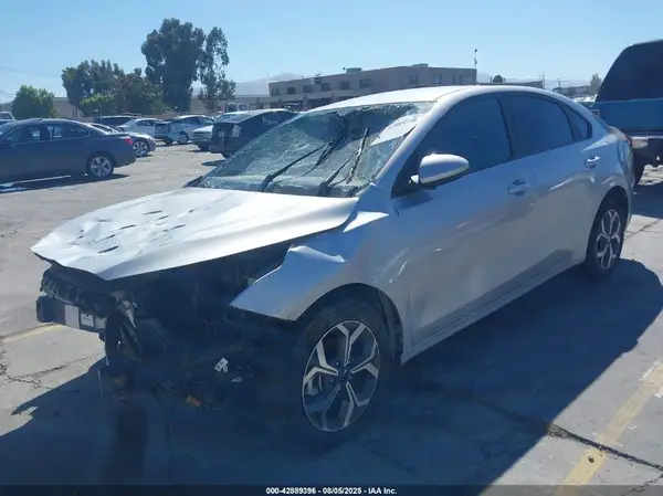 3KPF24AD4ME367073 2021 KIA FORTE - Image 2