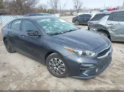 3KPF24AD4ME368501 2021 KIA FORTE