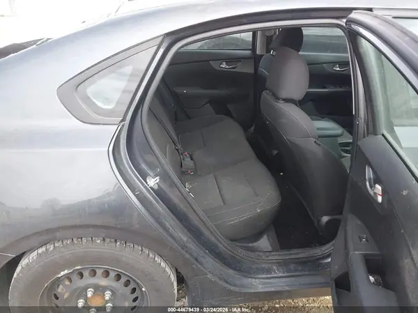 3KPF24AD4ME368501 2021 KIA FORTE - Image 8