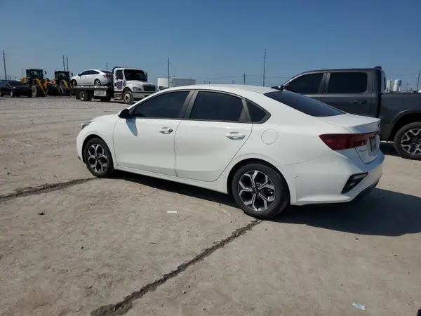 3KPF24AD4ME368997 2021 KIA FORTE - Image 2