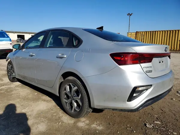 3KPF24AD4ME371639 2021 KIA FORTE - Image 2