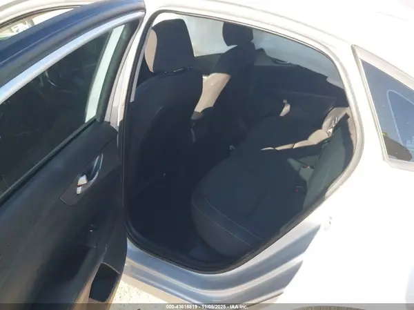 3KPF24AD4ME376288 2021 KIA FORTE - Image 8