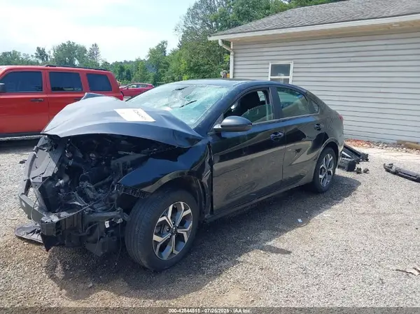 3KPF24AD4ME379398 2021 KIA FORTE - Image 2