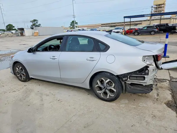 3KPF24AD4ME383399 2021 KIA FORTE - Image 2