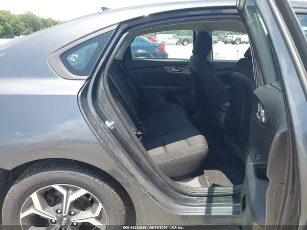 3KPF24AD4ME390126 2021 KIA FORTE - Image 8