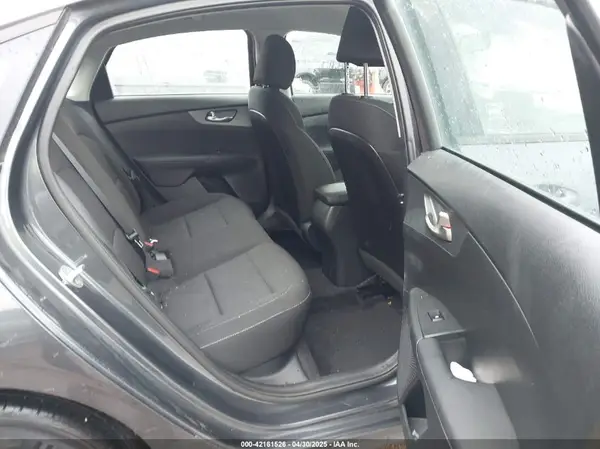 3KPF24AD4ME394810 2021 KIA FORTE - Image 8