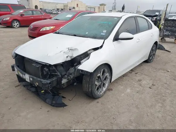 3KPF24AD4ME396959 2021 KIA FORTE - Image 2