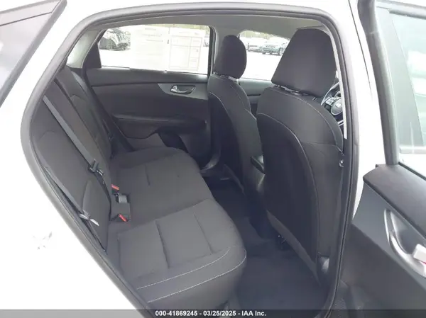 3KPF24AD4ME401187 2021 KIA FORTE - Image 8
