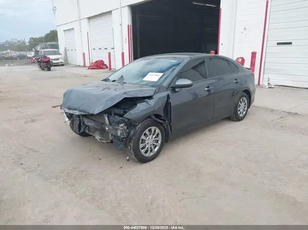 3KPF24AD4ME401741 2021 KIA FORTE - Image 2