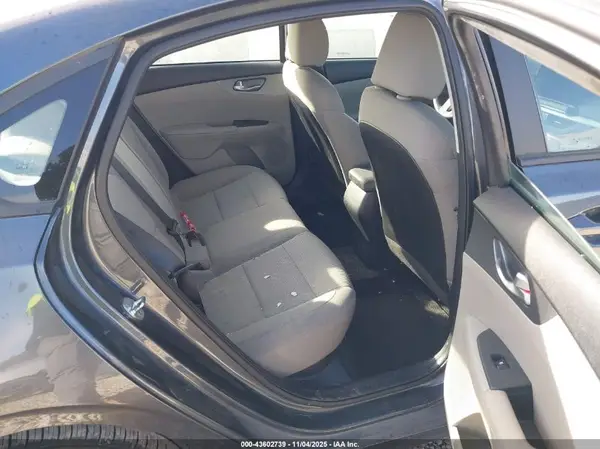 3KPF24AD4ME403618 2021 KIA FORTE - Image 8
