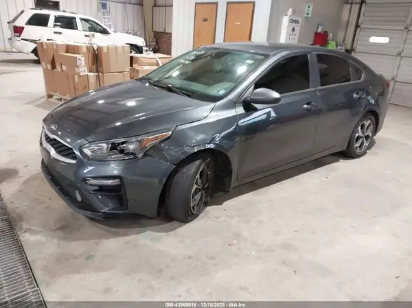 3KPF24AD4ME403943 2021 KIA FORTE - Image 2