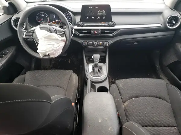 3KPF24AD4ME404672 2021 KIA FORTE - Image 8