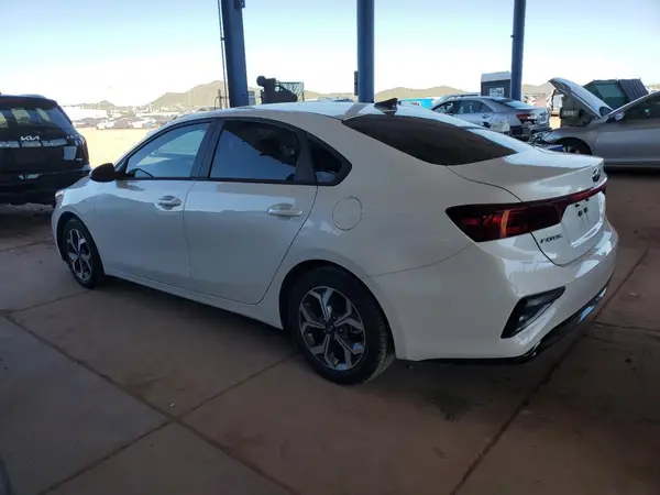 3KPF24AD4ME407846 2021 KIA FORTE - Image 2