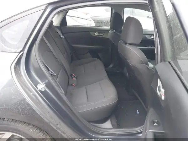 3KPF24AD4ME411475 2021 KIA FORTE - Image 8