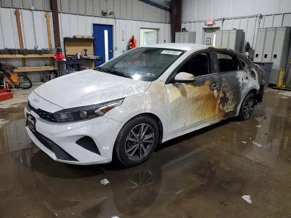 3KPF24AD4NE423854 2022 KIA FORTE - Image 1